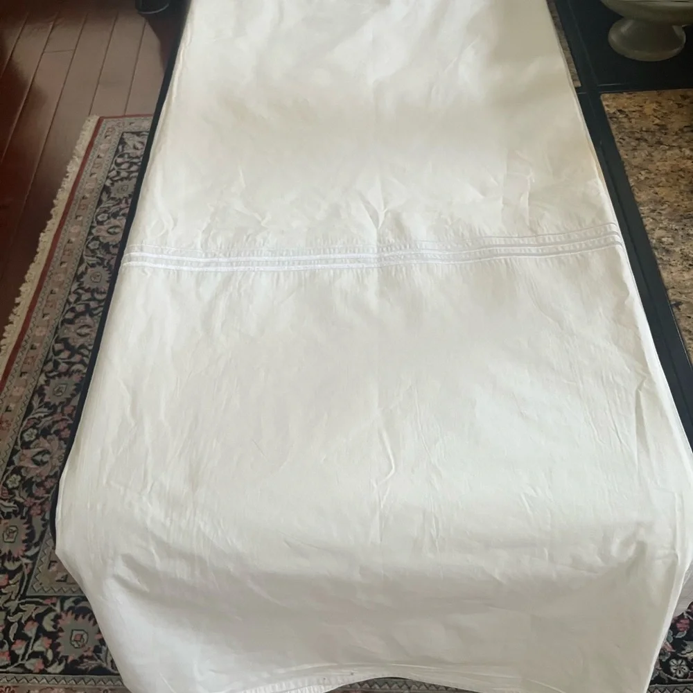 Elegant 3 Striped Embroidered bedding top Size 73 by 86 inches